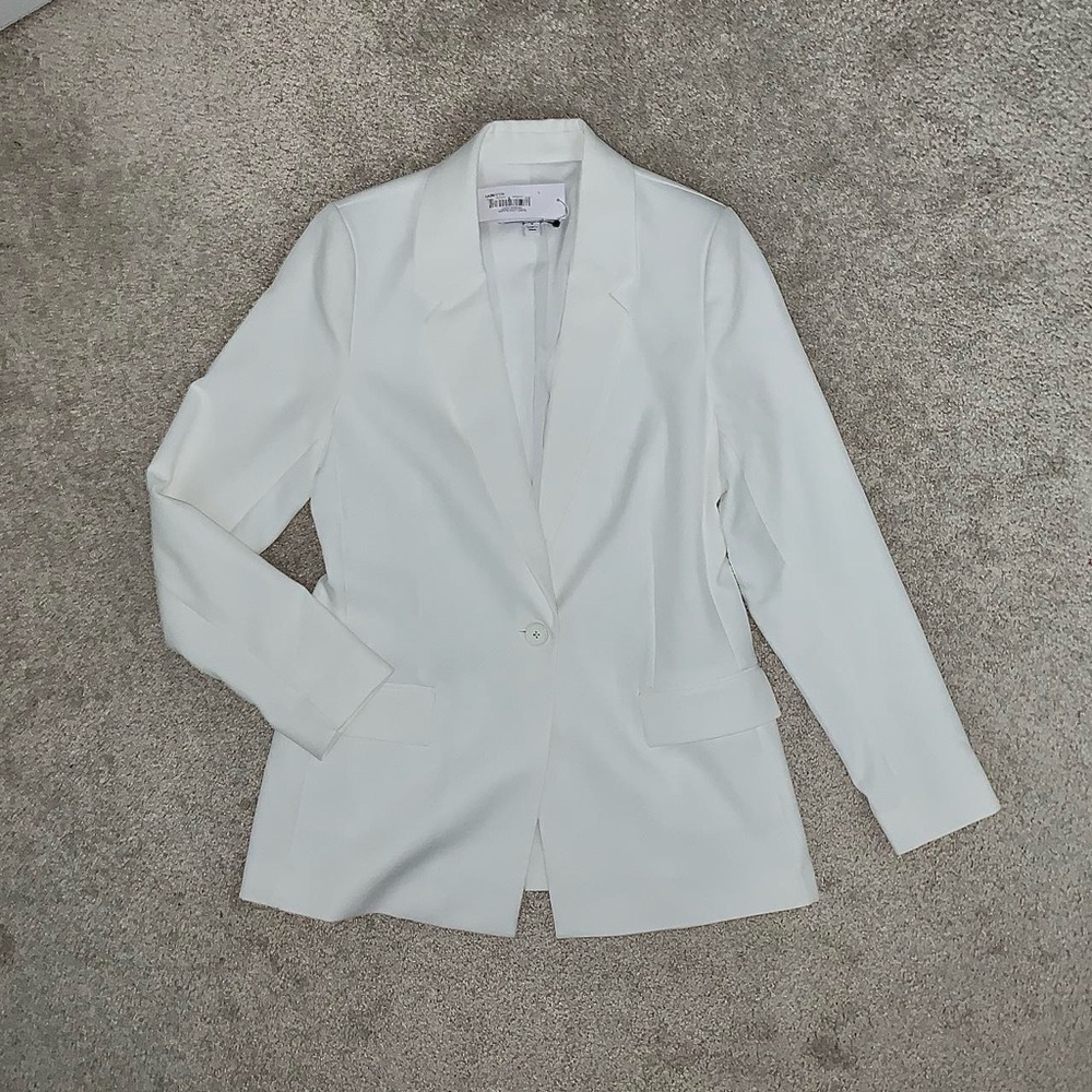 CLASSIC WHITE TAILORED BLAZER 🤍
